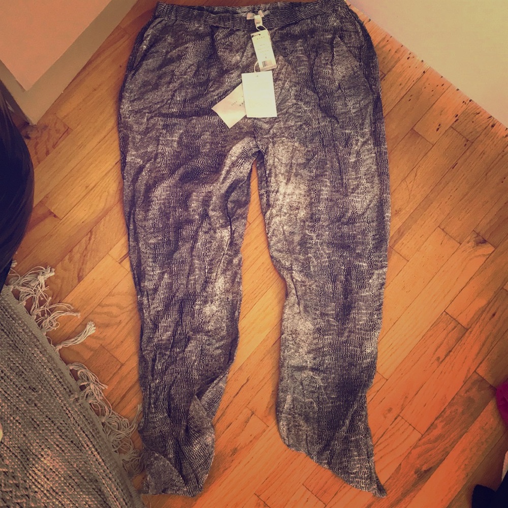 Morley caviar soft Joie pant.